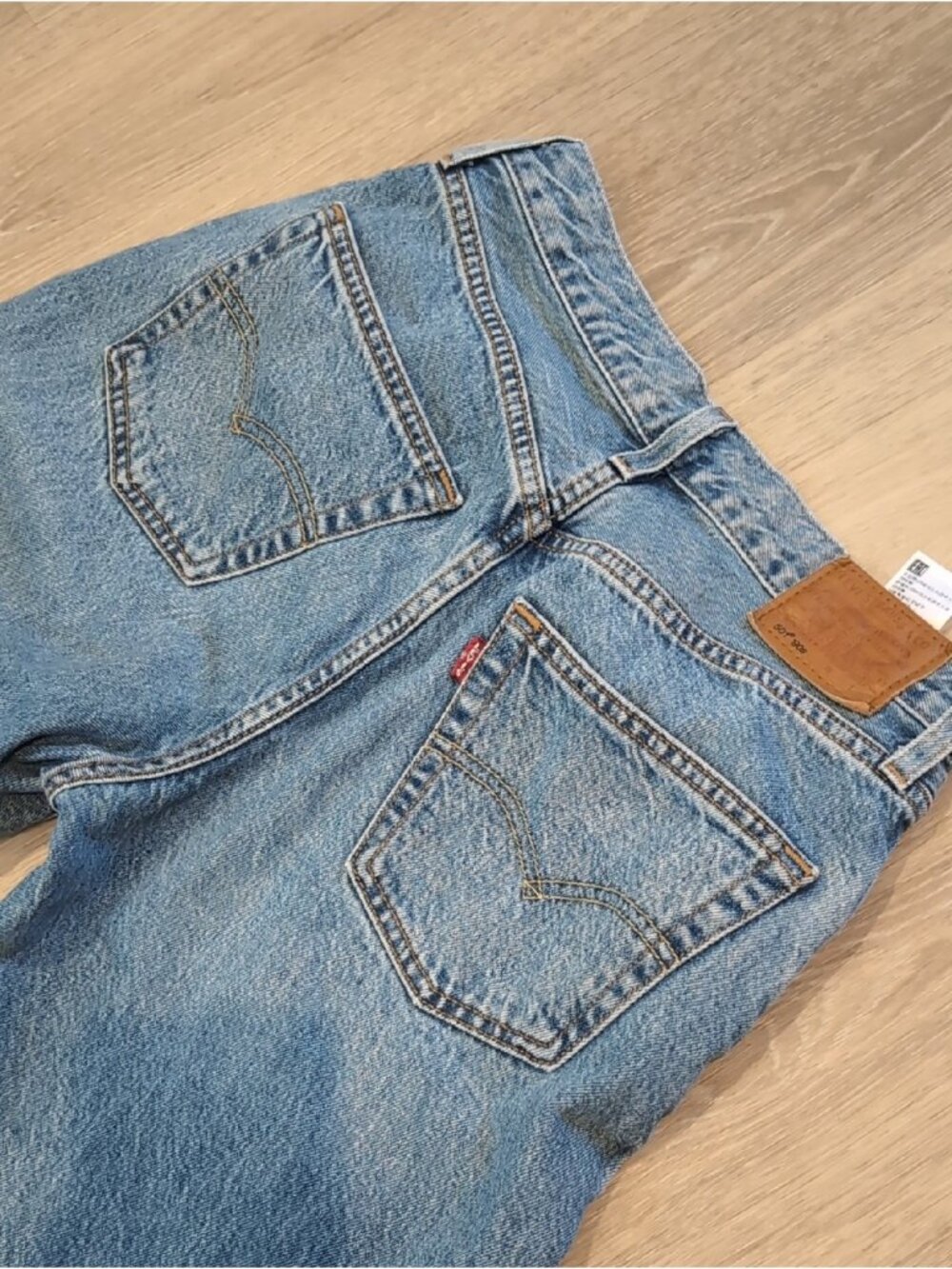 Levi's 501 90s Light Blue Straight-Leg Jeans - Picture 11 of 14